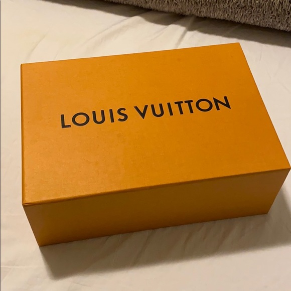 Authentic Louis Vuitton Unchain Strap Studs Sandal - Picture 5 of 8